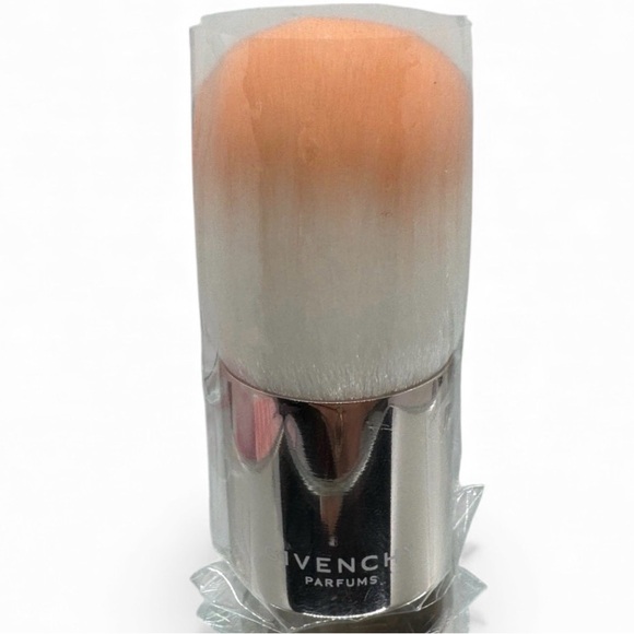 NEW GIVENCHY Beauty Novelty Kabuki Brush Rosegold Toned Handle White & Peach - Picture 4 of 7